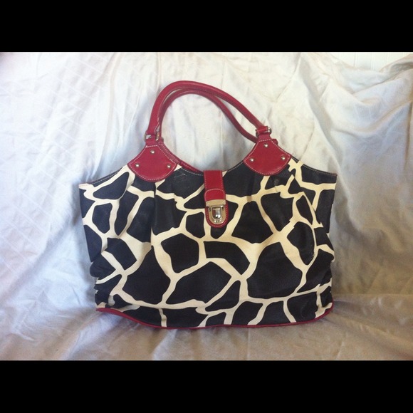 Giraffe design bag!