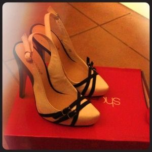 Shoedazzle Black n White heels