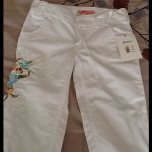 Girls Roxy embroidered capris size 7!