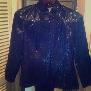 Georgous black jacket, worn once!