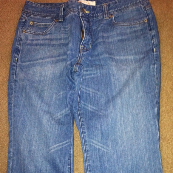 Crop jeans that are distressed