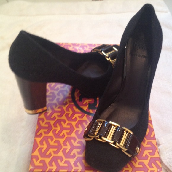 Tory Burch flannel Buckle heal worn once!
