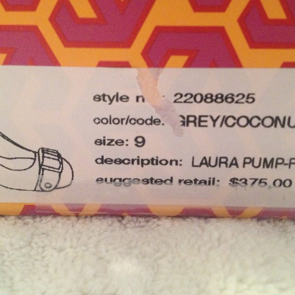 Tory Burch flannel Buckle heal worn once! - Picture 4 of 4