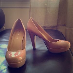 Madden Girl by Steve Madden Nude Pumps!