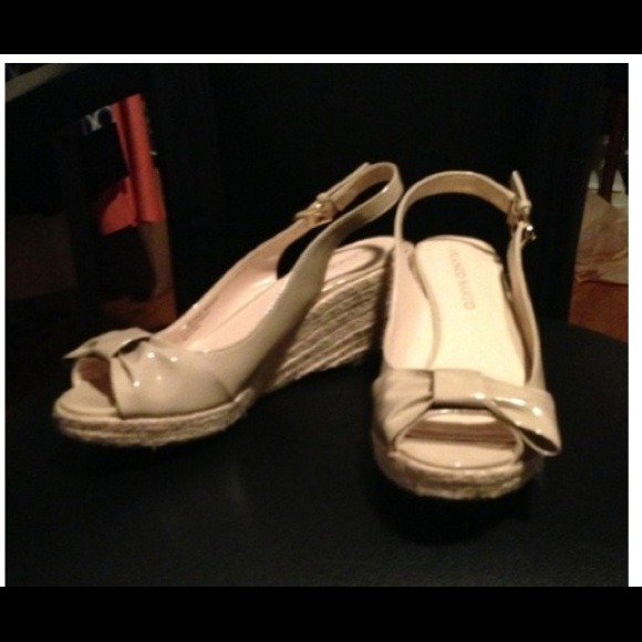 Tan leather wedges, perfect condition!