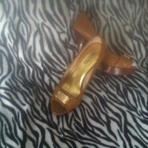 Size 8 Michael Kors been worn one time