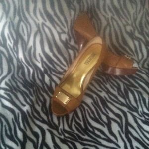 Size 8 Michael Kors been worn one time