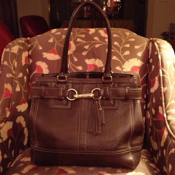 Authentic brown Coach handbag in pebbled leather.