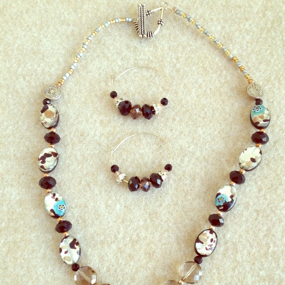 New Swarovski Crystal Necklace & Earrings