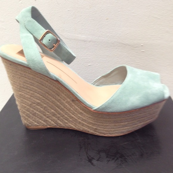 REDUCED! Dolce Vita mint suede espadrilles