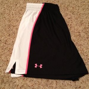 🚫SOLD🚫NEVER WORN! Under Armour short