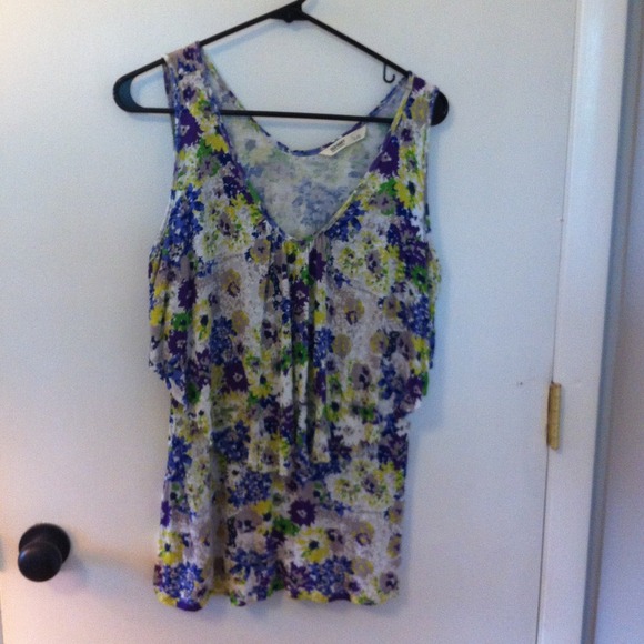 Floral flowy tank top