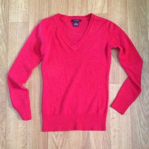 🚫SOLD- Pullover V-neck Sweater🚫