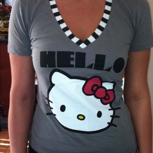Hello kitty gray top! Size small! Never worn!