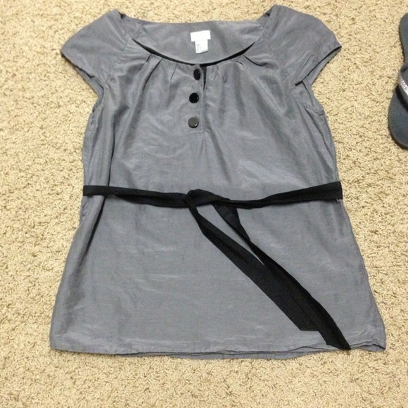 Cute little gray top