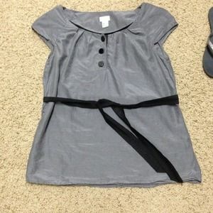 Cute little gray top