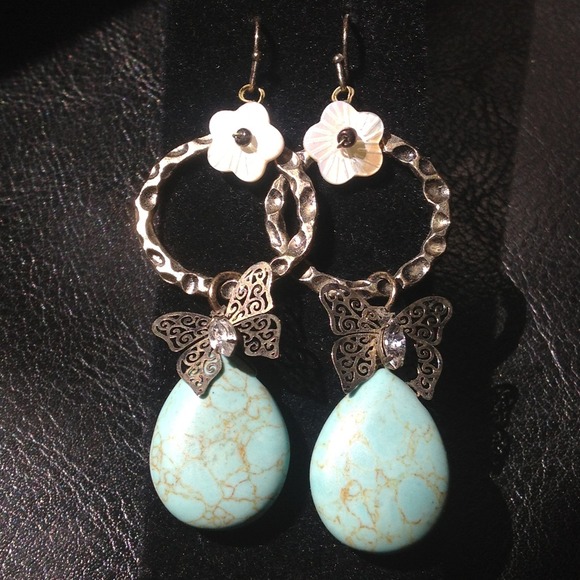 SOLD Flower, Butterfly & Jade dangling earrings - Picture 1 of 3