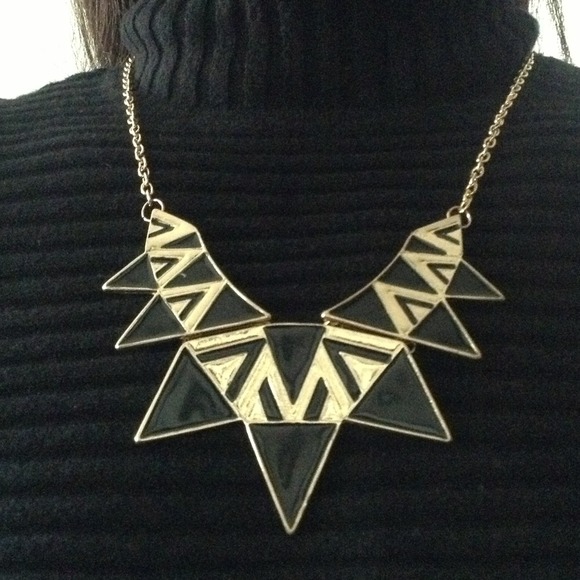 Statement necklace
