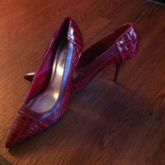 ***Reduced! Red hot pumps!