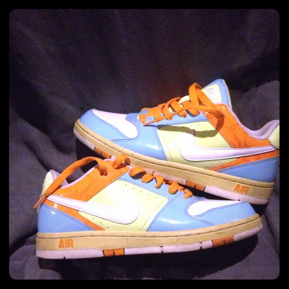 Nike Tennis Shoes