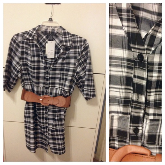 SOLD Navy and white belted top