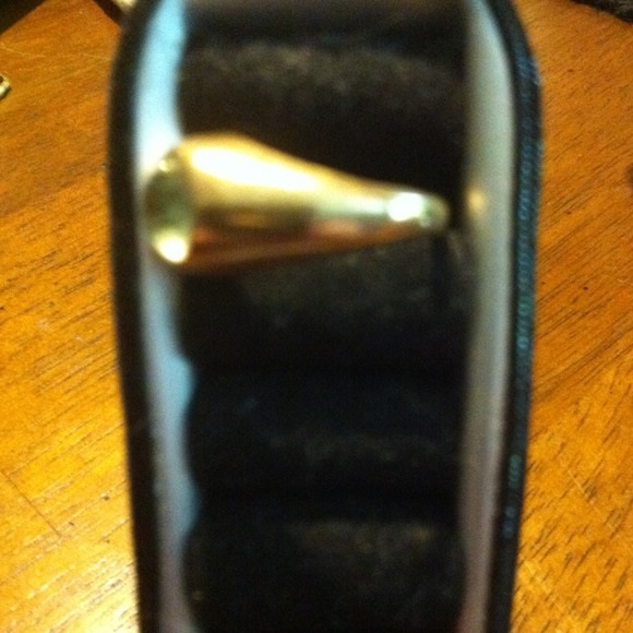 Ring - Picture 3 of 3