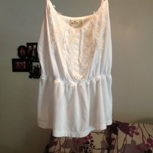 Cute white hollister shirt
