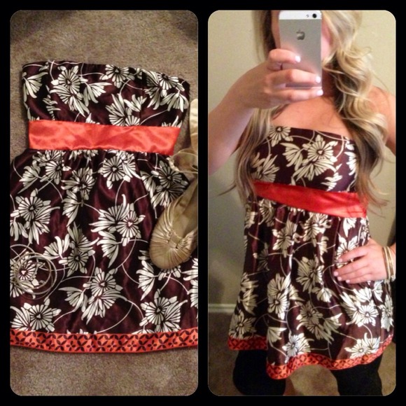 ❤❤sold in bundle❤❤Brown, coral, creme floral - Picture 1 of 4