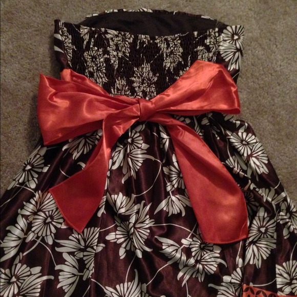 ❤❤sold in bundle❤❤Brown, coral, creme floral - Picture 4 of 4