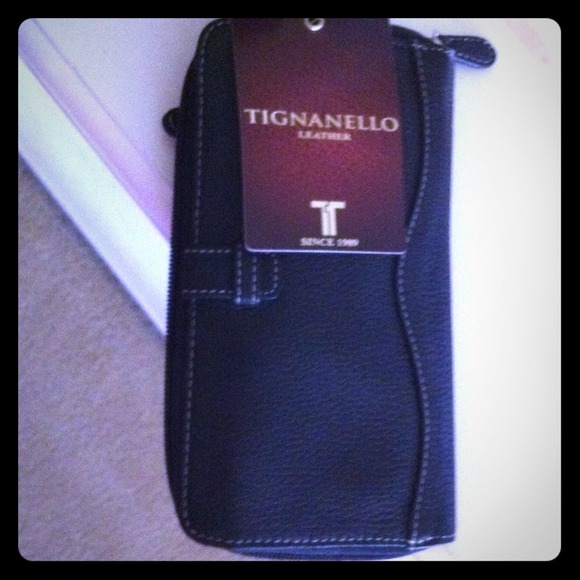**JUST REDUCED**Tignanello pebble leather wallet!!
