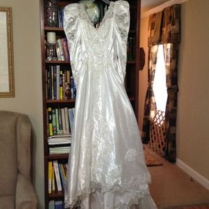 Gorgeous wedding gown.