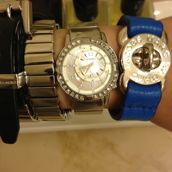 Fossil Accessories - Fossil Bling-Out watch🎈