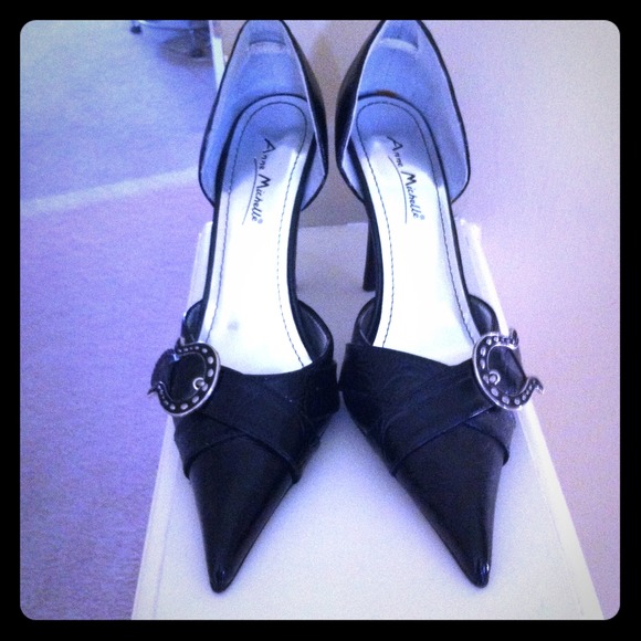 Brand new SZ 6.5 Anne Michelle heels.