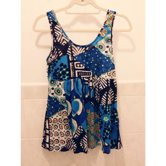 Blue Pattern Tanktop - Picture 2 of 4
