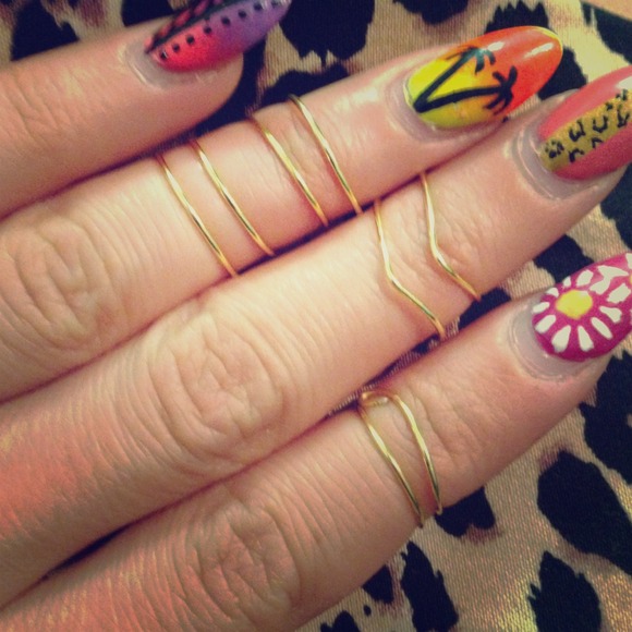 Set of knuckle rings