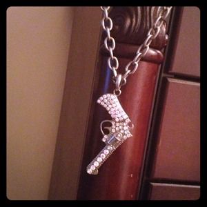 Gun Drop necklace-TREND ALERT(nwot)