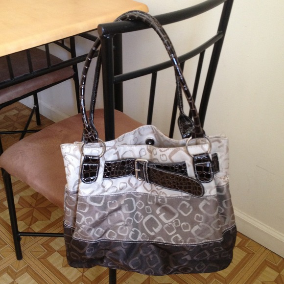 GUESS pocketbook! LOOK LOOK new condition!!