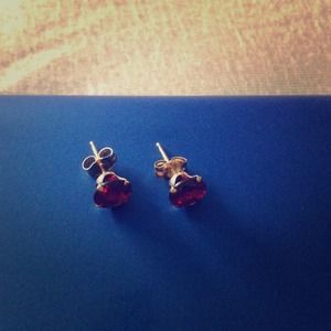 Garnet studs