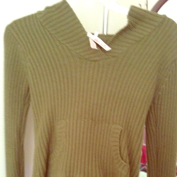 Green Derek Heart Pullover