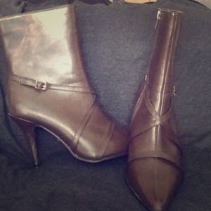 Women's size 8 brown boots!
