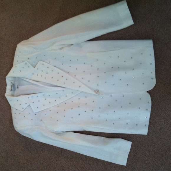 Formal suit PRICE REDUCED🎀 - Picture 3 of 4