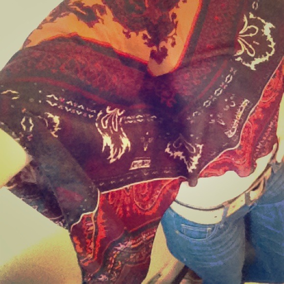 Paisley, flowing 3 quarter sleeved top