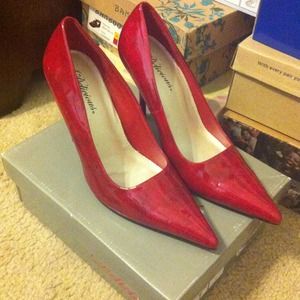 Marble red patent leather pumps !