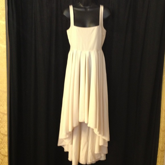 Dress - Picture 1 of 4