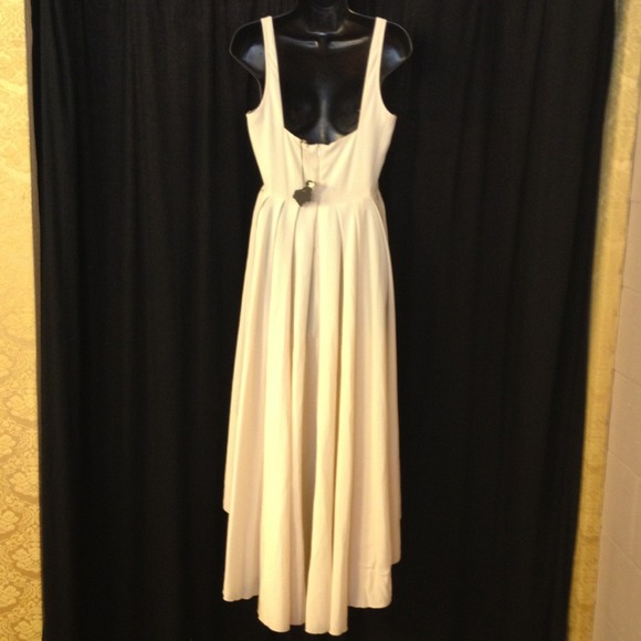 Dress - Picture 2 of 4