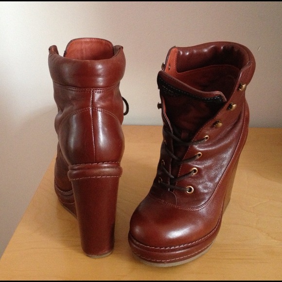 Shoes - Picture 2 of 4