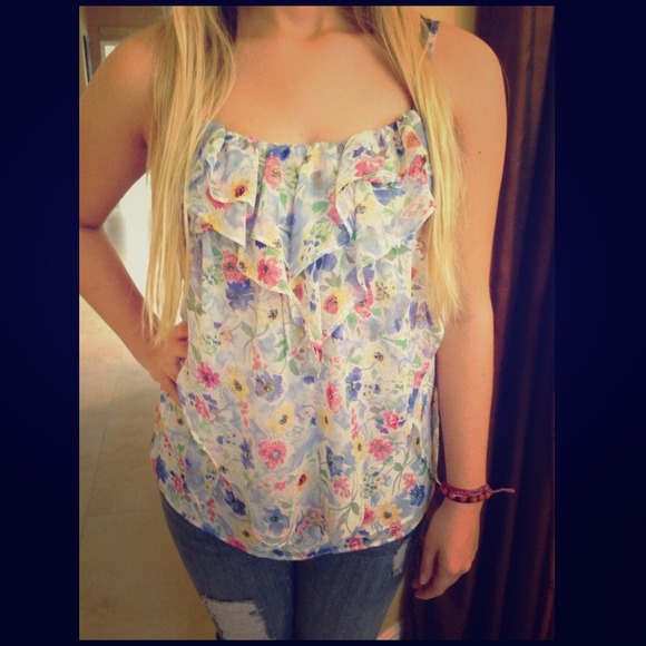 Forever 21 Tops - Forever 21 LARGE ruffle flowwy blouse