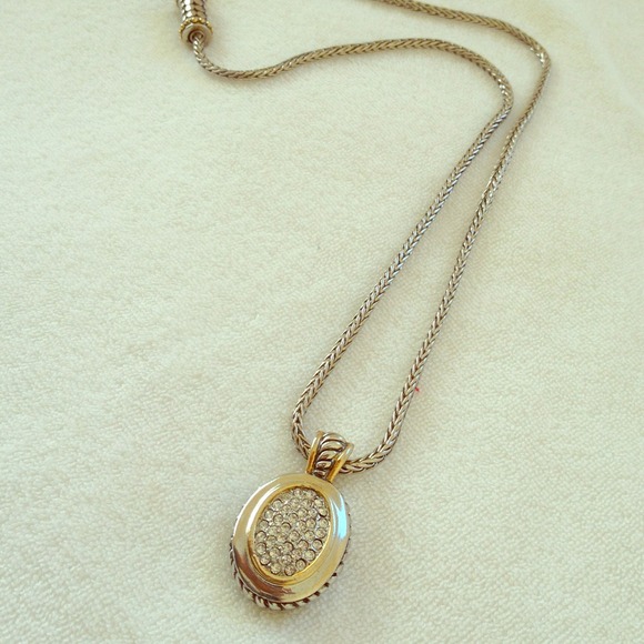 Pendant necklace