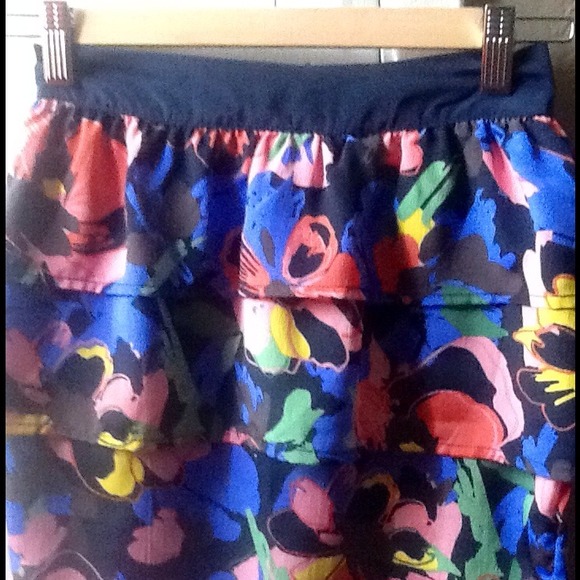 🚫SOLD🚫🎉HOST PICK🎉⬇REDUCED💲⬇H&M Skirt - Picture 3 of 4