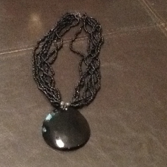 Black necklace TRADED